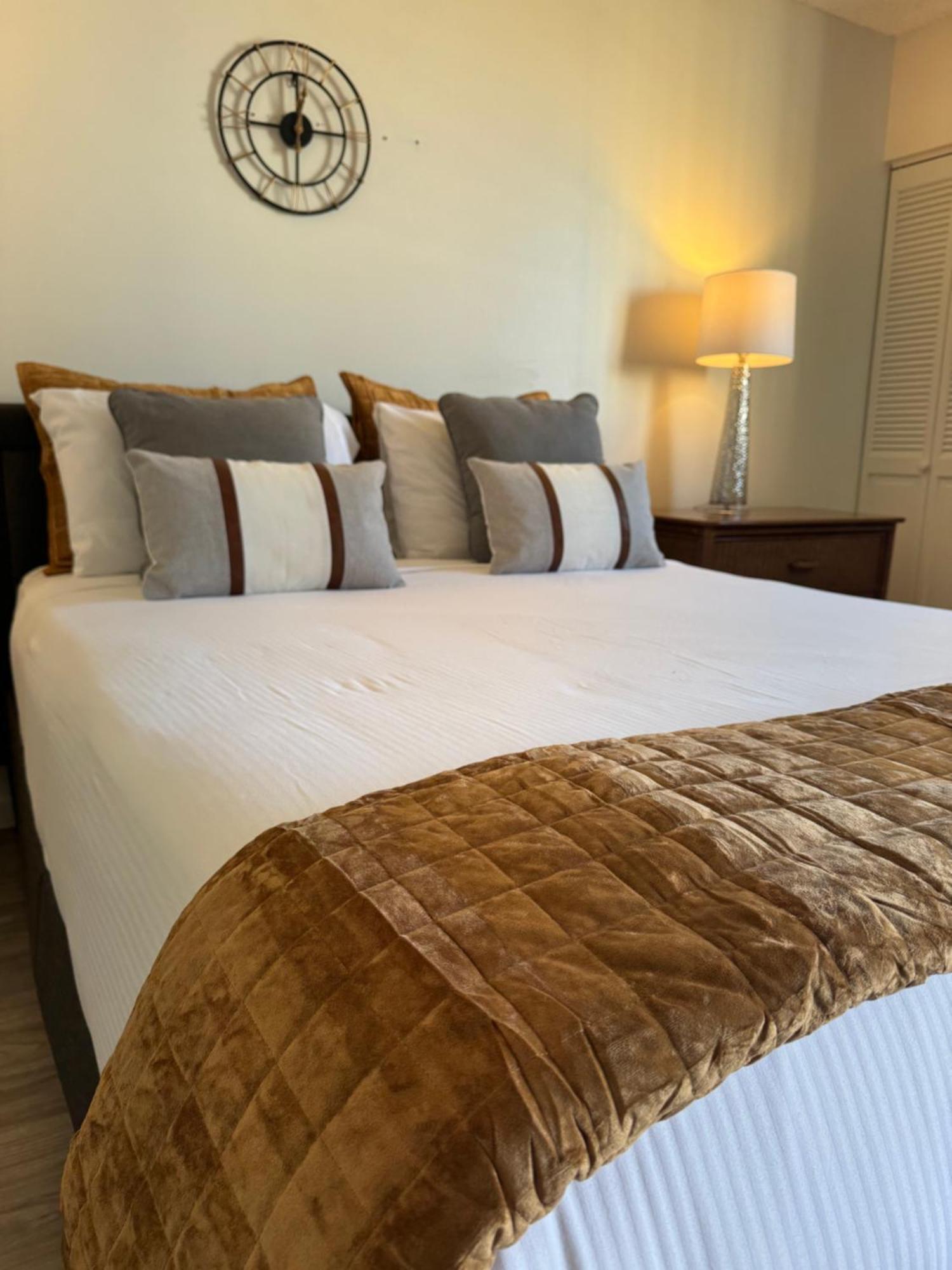 1414- Heart Of Waikiki With Kitchen - Free Parking - City View Honolulu Bagian luar foto